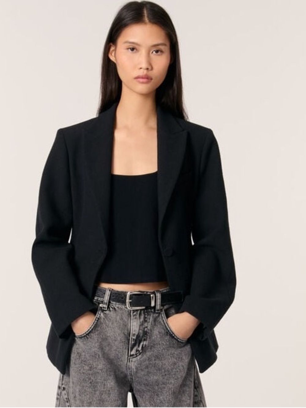 MAJE Fitted Black Cropped Blazer Jacket - Women's Elegant Tailored Coat